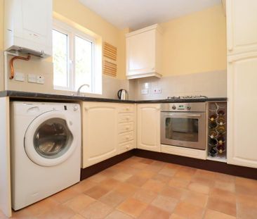 2 bedroom end of terrace house to rent - Photo 5