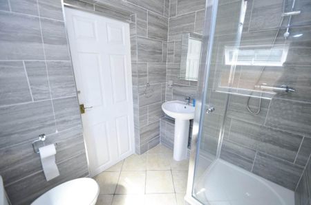 3 bedroom terraced house to rent - Photo 5