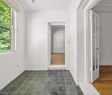 Elizabeth Bay - Photo 5