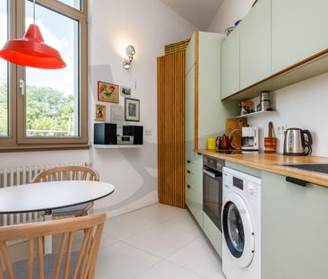 Contemporary Living - Photo 6