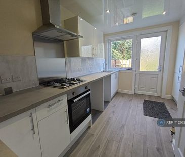 3 bedroom terraced house to rent - Photo 5