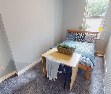 4 bedroom ground floor flat to rent - Photo 6
