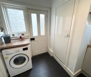 5 bedroom property to rent - Photo 1