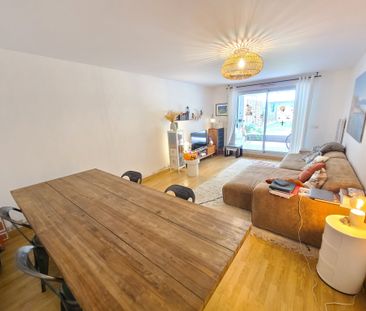 Location Appartement 3 pièces 72m² MARSEILLE 6ème - Photo 2