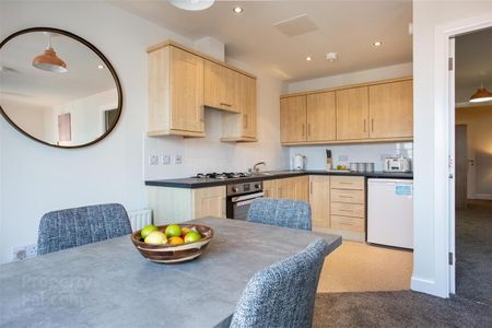 Apartment 610 College Court Central, 56 King Street, Belfast, BT1 6BZ - Photo 2