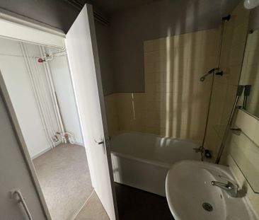 Location - Appartement T2 - 37 m² - Grand-Charmont - Photo 1