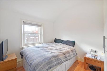 3 bedroom flat to rent - Photo 4