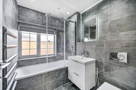 3 bedroom terraced house to rent - Photo 3