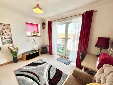 Eastern Esplanade, Southend-on-Sea, Essex, SS1 2UU - Photo 2