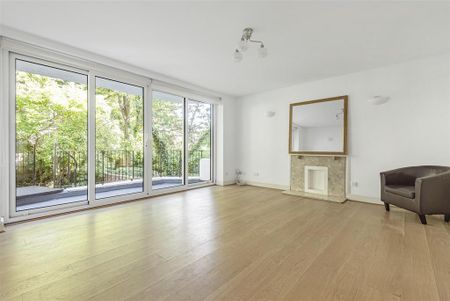3 bedroom flat to rent - Photo 2