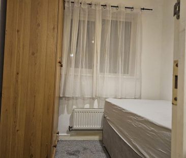 1 bedroom in a house share to rent - Photo 6