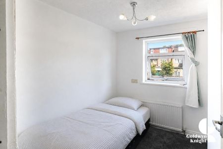 4 bedroom terraced house to rent - Photo 4