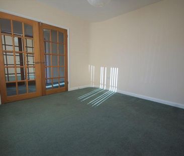 4 bedroom detached house to rent - Photo 6