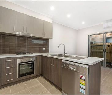 Modern Townhouse in Prime St Albans Location - Photo 4