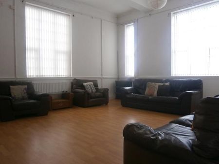 7 bedroom house of multiple occupation to rent - Photo 2