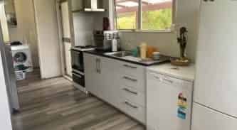 Sunny 3 bedroom property close to Nelson City - Photo 5