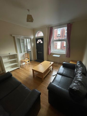 2 bedroom terraced house to rent - Photo 2