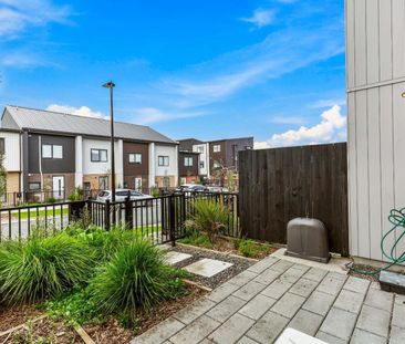 Stunning Two-Bedroom Townhouse for Rent in ... - Photo 4