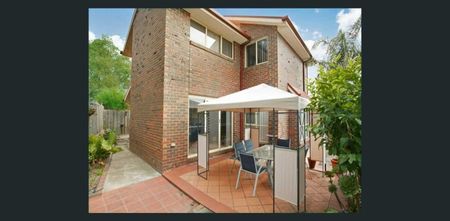 3-Bedroom Home with Outdoor Patio – Quiet Ashburton Location - Photo 3