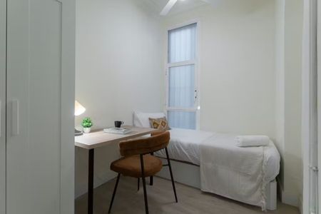 Calle Mayor, Madrid, Community of Madrid 28013 - Photo 3