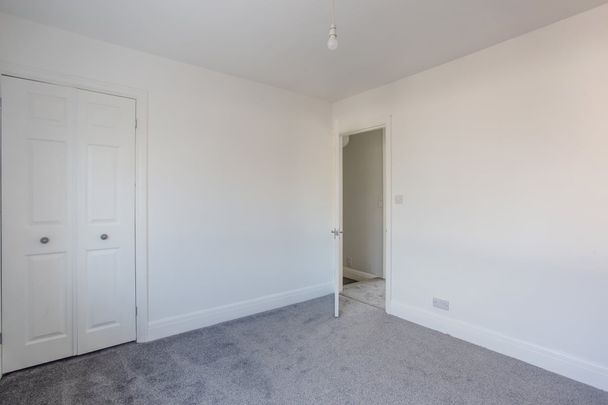 2 bedroom end of terrace house to rent - Photo 1