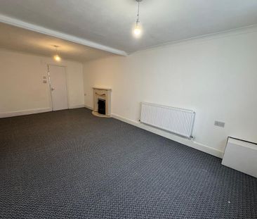 2 bedroom end of terrace house to rent - Photo 3