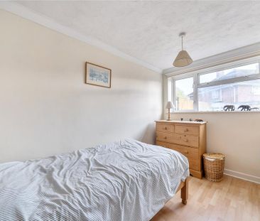 4 bedroom semi-detached house to rent - Photo 5