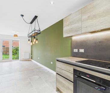 3 bedroom semi-detached house to rent - Photo 3