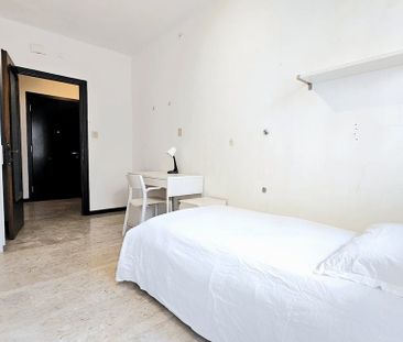 Via Ugo Foscolo, Padova, Veneto 35131 - Photo 2