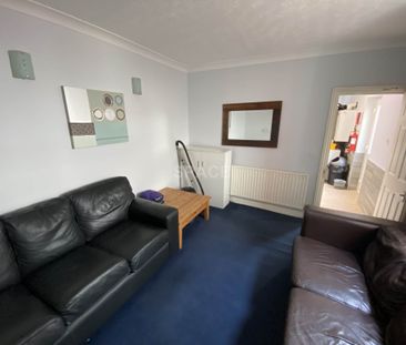 College Road, Reading - Photo 1