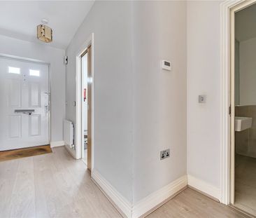 Chelmsford Road, N14, London - Photo 2