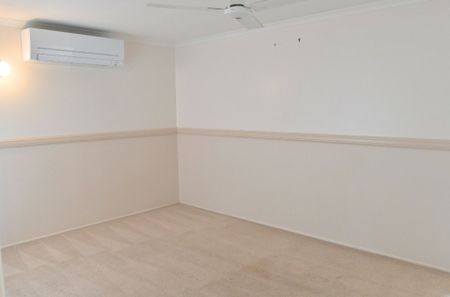 BRIGHT, COMFORTABLE & LOW-MAINTENANCE � YOUR IDEAL KEPNOCK HOME AWAITS - Photo 4