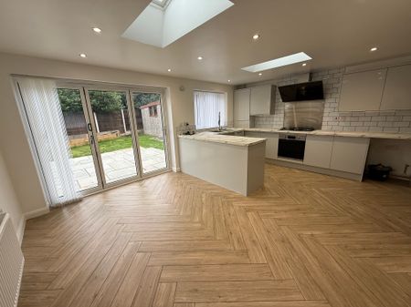 3 bedroom detached to rent Osgood Road, NG5 - Photo 3
