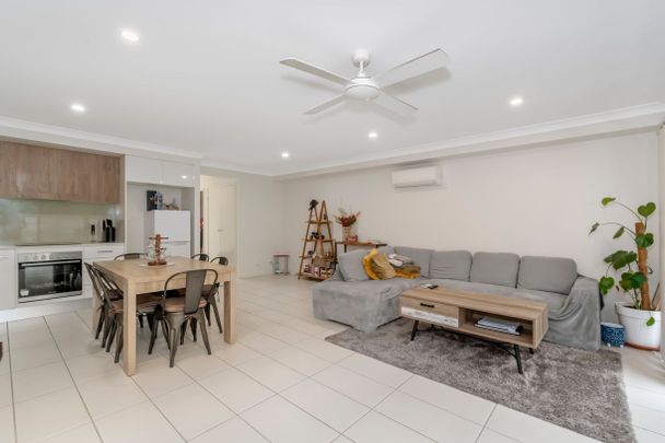 Popular Complex, 3 Bedroom Townhouse with Pool Access! - Photo 1