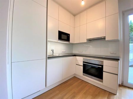 Super-schicke Neubauwohnung direkt am Hunyadi Schlosspark - Photo 3