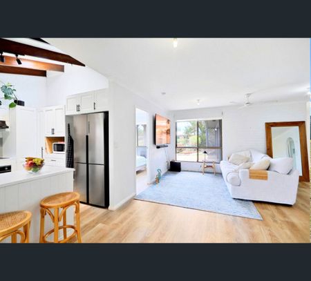 10 Mokera Street, Coral Cove, Qld 4670 - Photo 5