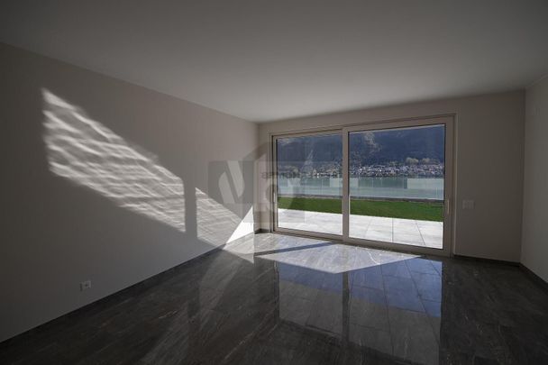 MODERNO E SPAZIOSO CON AMPIO GIARDINO - Photo 1