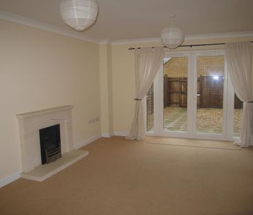3 bedroom semi-detached house to rent - Photo 1