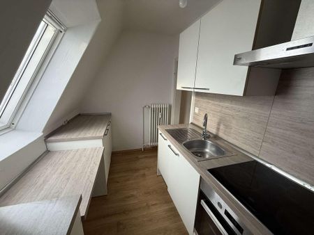 Großzügige Wohnung mit großen Zimmern, Einbauküche und Abstellraum - Photo 3
