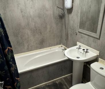 2 bedroom flat to rent - Photo 6