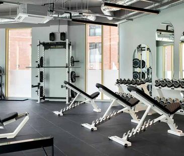 Medium High Double Ensuite - Photo 1