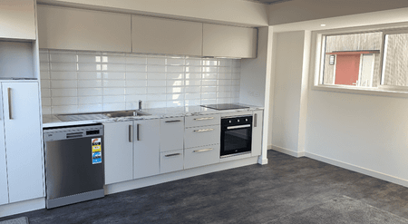 Stylish Two Bedroom Townhouse - Photo 5