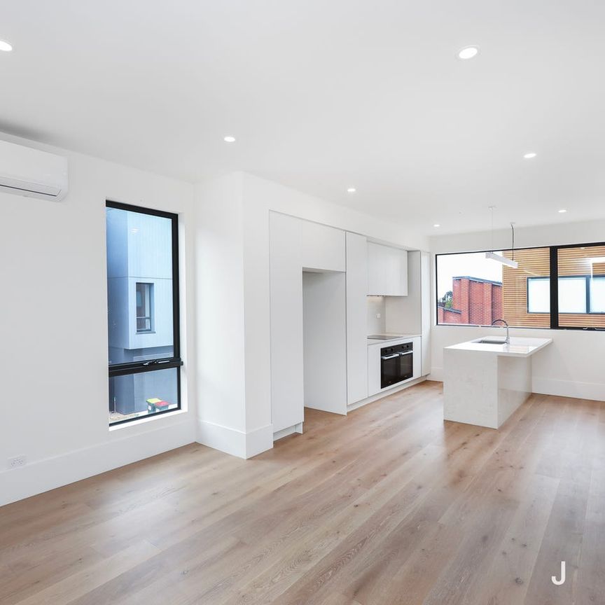 Brand New Townhome in Prestigious Port Lane - Photo 1