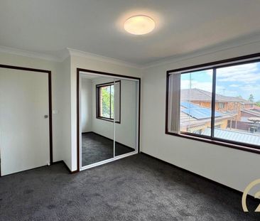 Spacious Newly Renovated 3 Bedroom Home! - Photo 5