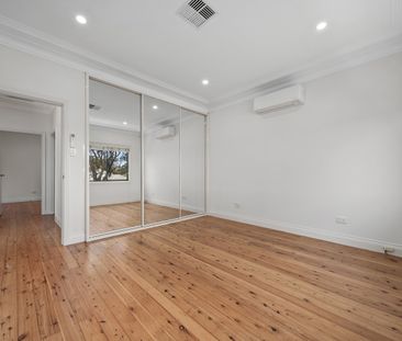 6 Kanoona Street, Caringbah South NSW 2229 - House For Rent | Domain - Photo 2