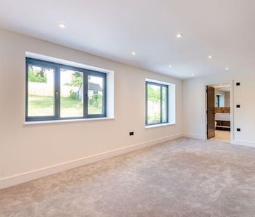 5 bedroom detached house to rent - Photo 3