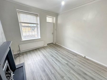 2 bedroom cottage to rent - Photo 2