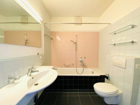 2.5-Zimmerwohnung an zentrale Lage - Foto 4