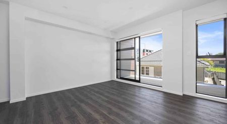 Amazing Townhouse in New Lynn - Photo 4