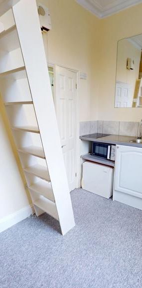 Studio to rent - Photo 1